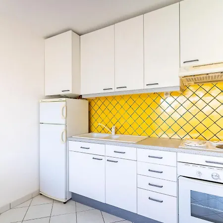 Les Roses Lauriers By Interhome Lägenhet *