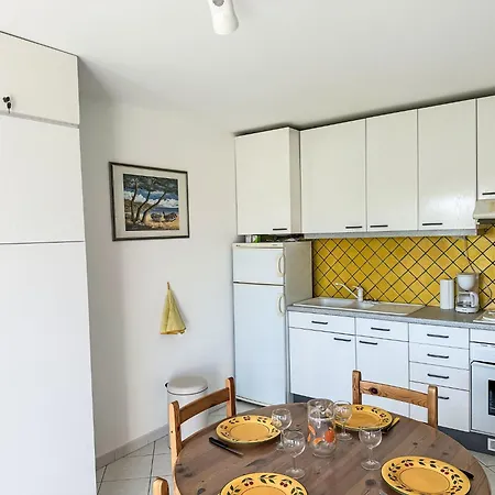 Les Roses Lauriers By Interhome