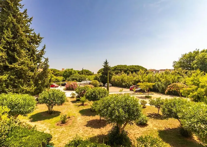 Les Roses Lauriers By Interhome *