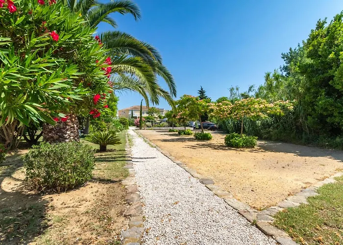 Lägenhet Les Roses Lauriers By Interhome Le Lavandou