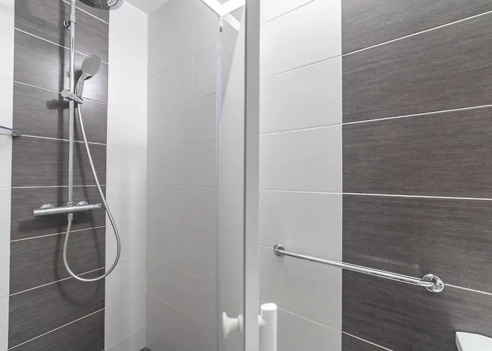 Les Roses Lauriers By Interhome * Le Lavandou