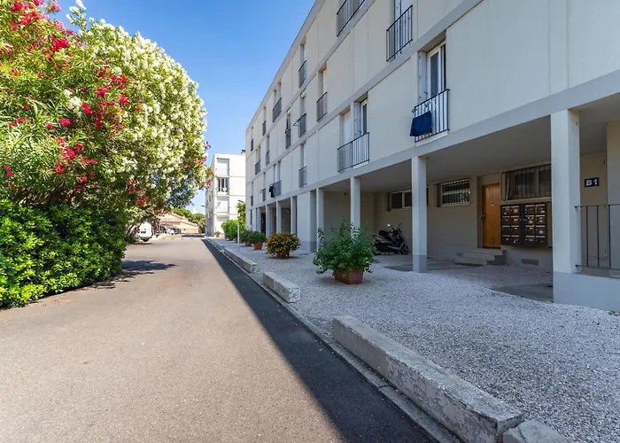 Les Roses Lauriers By Interhome Apartment