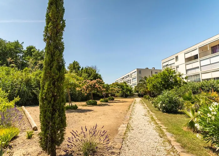 Les Roses Lauriers By Interhome