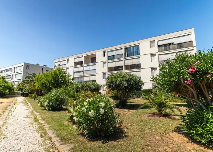 Les Roses Lauriers By Interhome *