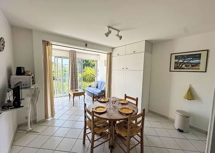 Les Roses Lauriers By Interhome